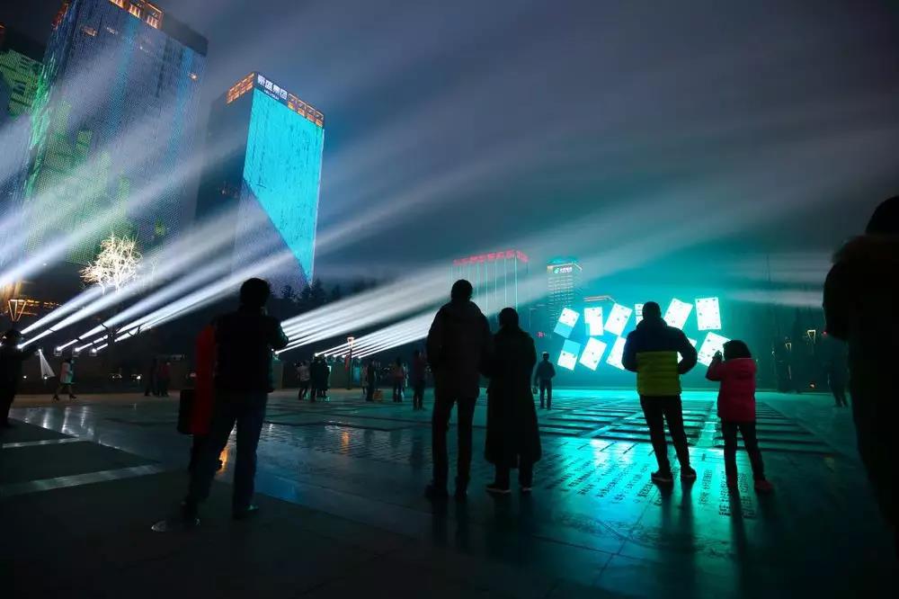 信達電通&mdash;西安高新區延平門北廣場燈光秀