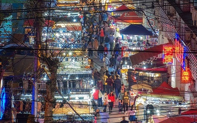 地攤經濟與燈光經濟相輔相成