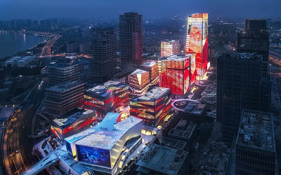 獻禮特區40年，洲明榮膺“品牌40人”和“國際信譽品牌”兩大榮譽