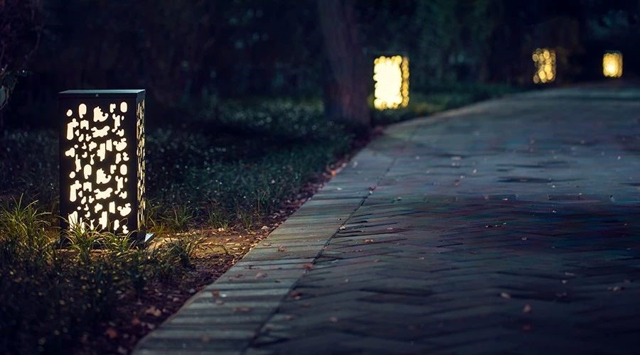 旅游景區(qū)的燈光設計，夜空中最亮的星